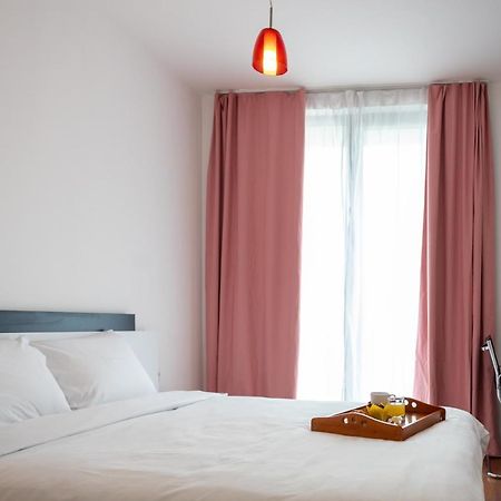 Sunny 1Bdr Apartment Near Center โซเฟีย ภายนอก รูปภาพ
