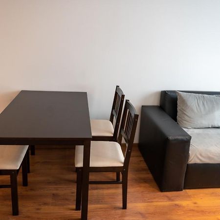 Sunny 1Bdr Apartment Near Center โซเฟีย ภายนอก รูปภาพ