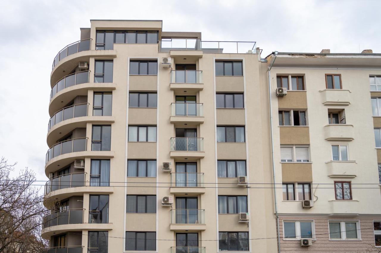 Sunny 1Bdr Apartment Near Center โซเฟีย ภายนอก รูปภาพ